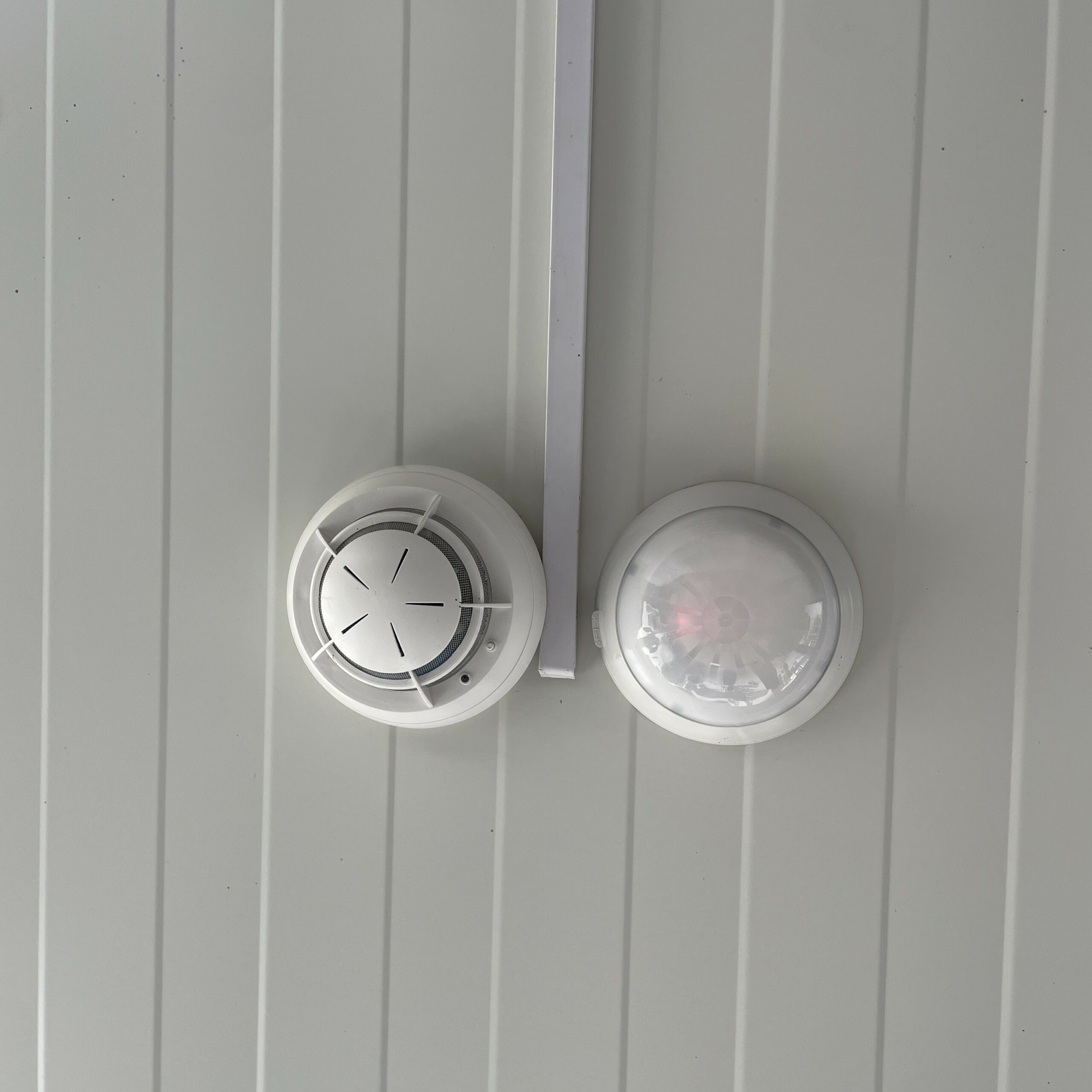 Systemy alarmowe Władysławowo - czujniki ruchu i dymu